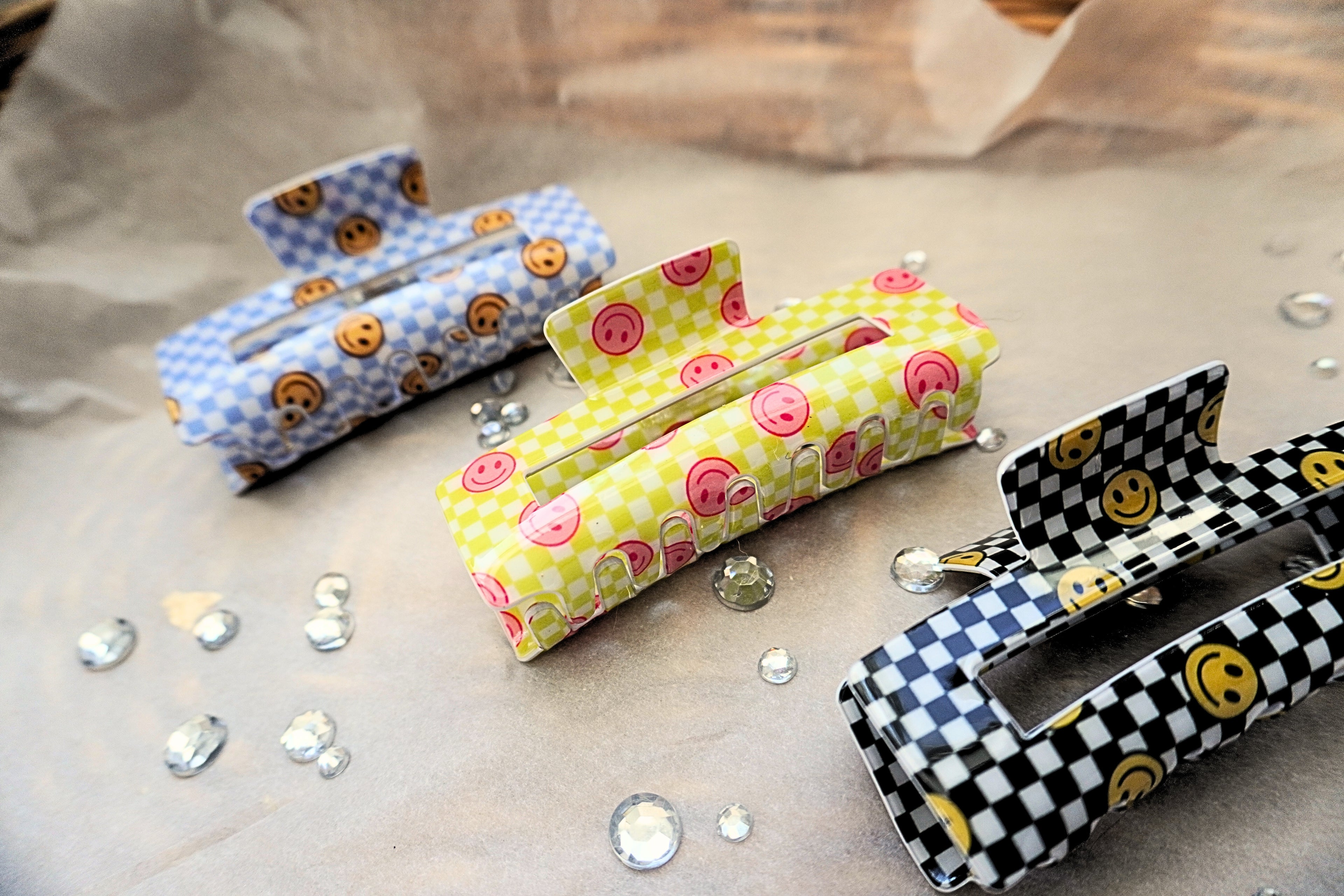 Checkered Smiley Face Claw Clip